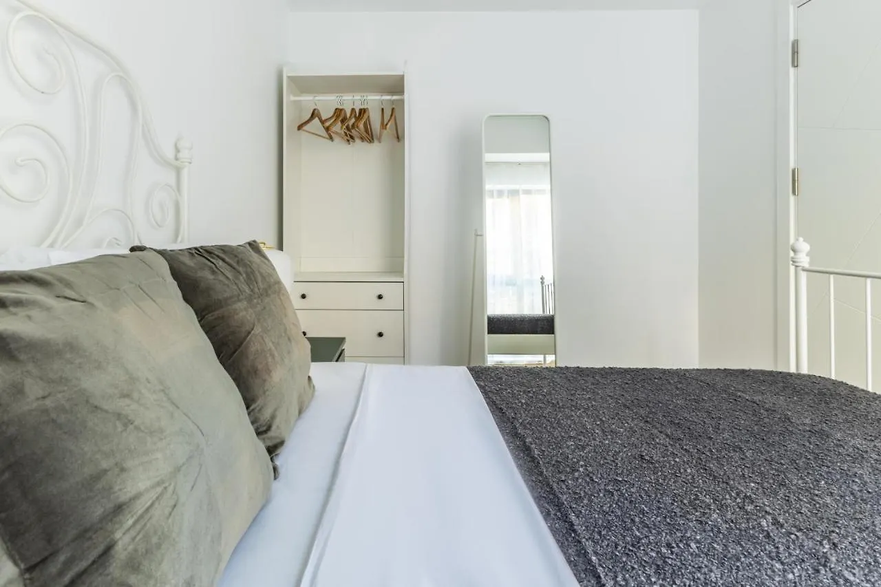 Stunning Istanbul Retreat 3 Min To Kanyon Mall Apartment Turkey