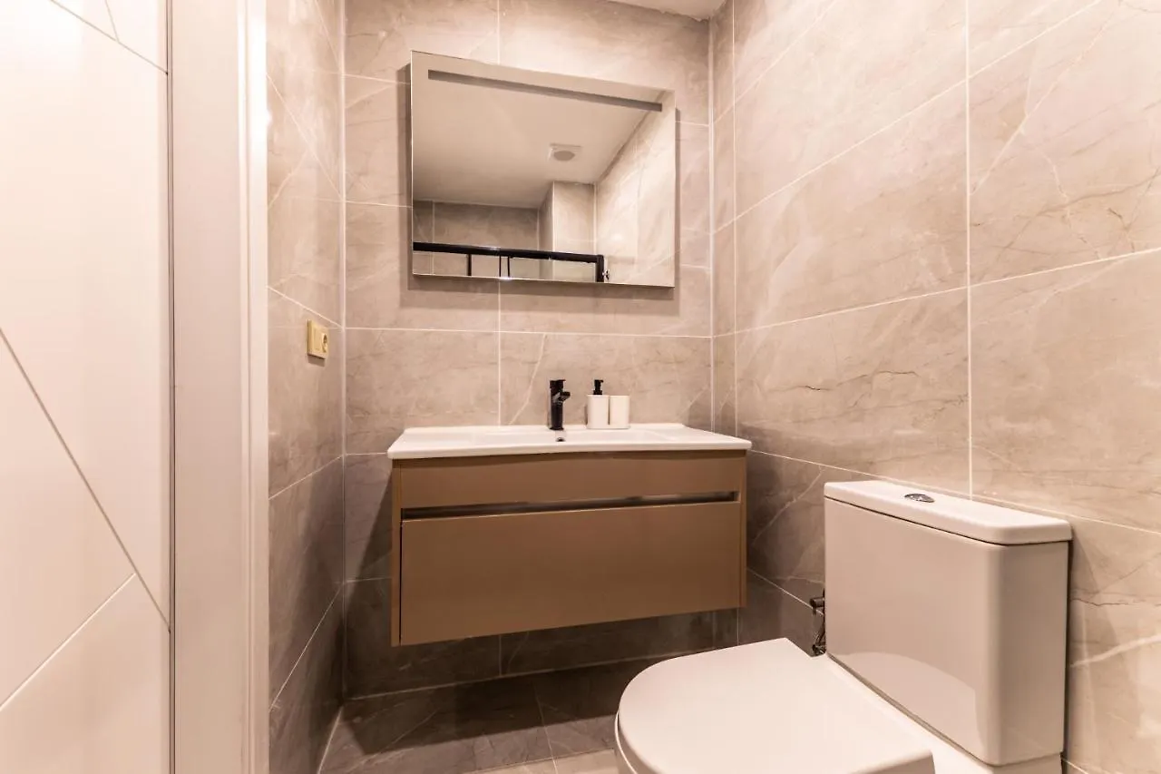 Stunning Istanbul Retreat 3 Min To Kanyon Mall Apartment Turkey